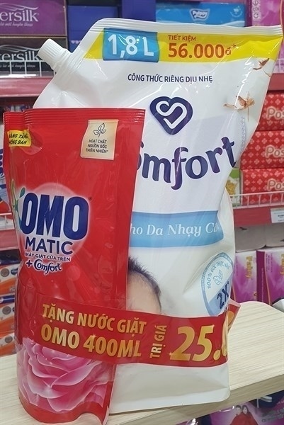 NƯỚC XẢ VẢI COMFORT trắng 1,8L TRẮNG