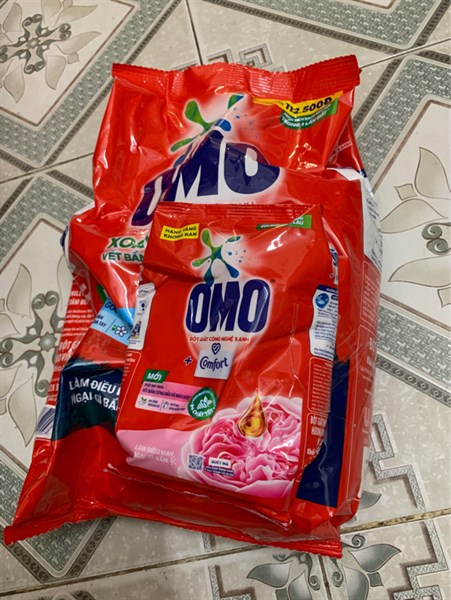 Bột giặt omo 4,3kg tăng 1 gói 800g